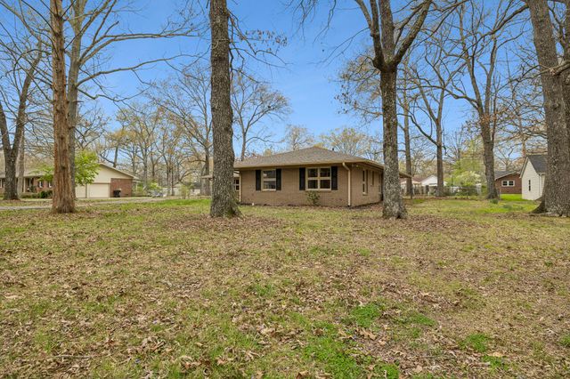 304 Marbeth Ln, Tullahoma, TN 37388