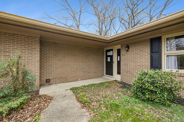 304 Marbeth Ln, Tullahoma, TN 37388