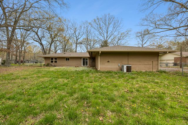 304 Marbeth Ln, Tullahoma, TN 37388