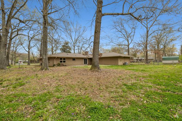 304 Marbeth Ln, Tullahoma, TN 37388