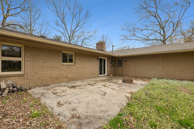 304 Marbeth Ln, Tullahoma, TN 37388
