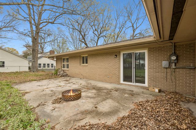 304 Marbeth Ln, Tullahoma, TN 37388