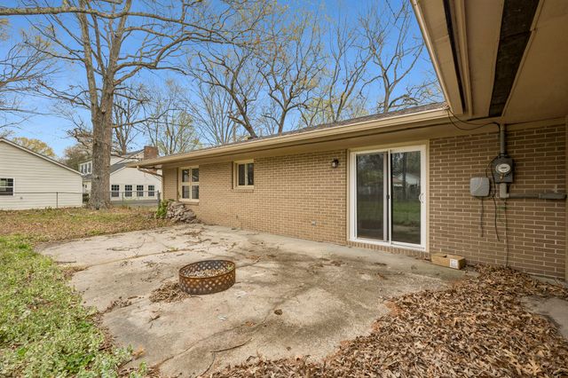 304 Marbeth Ln, Tullahoma, TN 37388