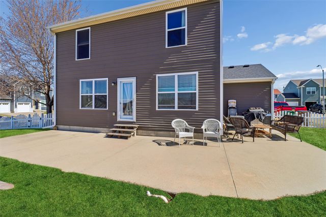 3204 Maple Drive SW, Bondurant, IA 50035