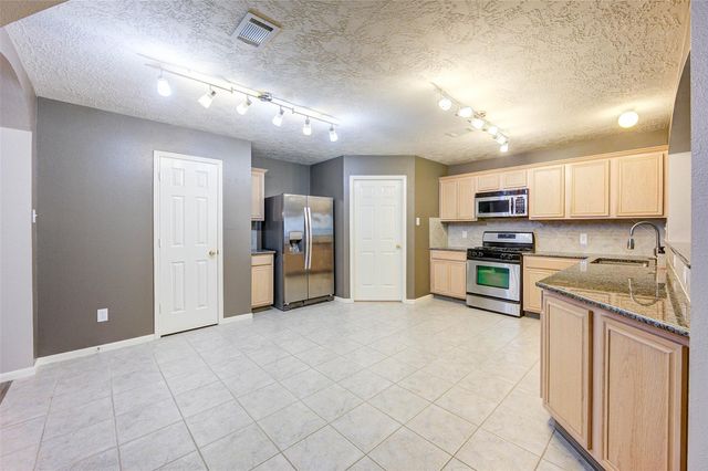 21611 Country Club Green Way, Tomball, TX 77375