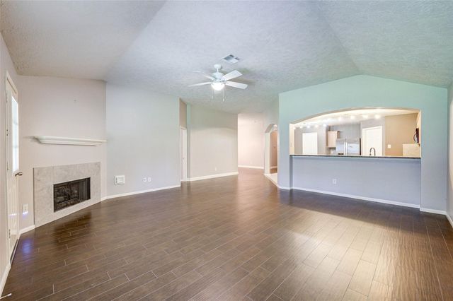 21611 Country Club Green Way, Tomball, TX 77375