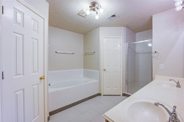21611 Country Club Green Way, Tomball, TX 77375