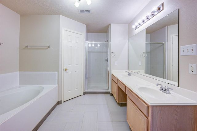 21611 Country Club Green Way, Tomball, TX 77375