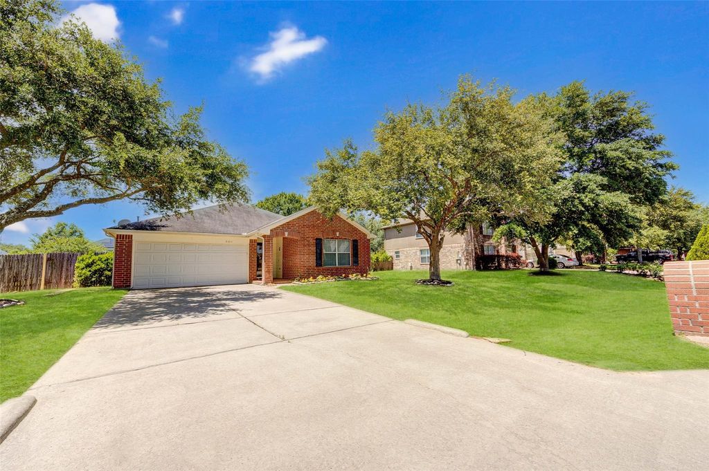 21611 Country Club Green Way, Tomball, TX 77375