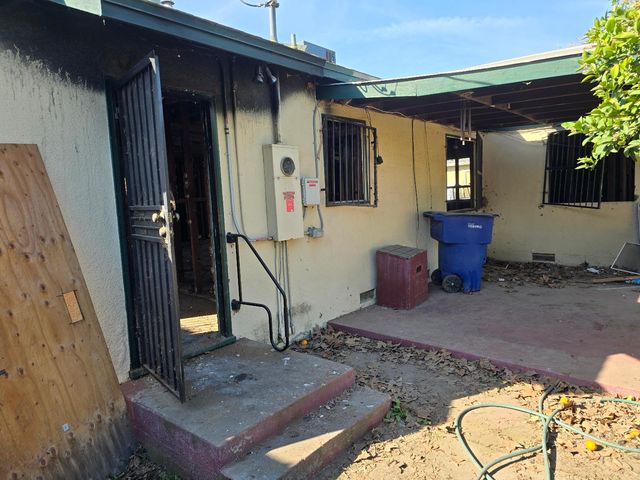 23 E Strother Avenue, Fresno, CA 93706