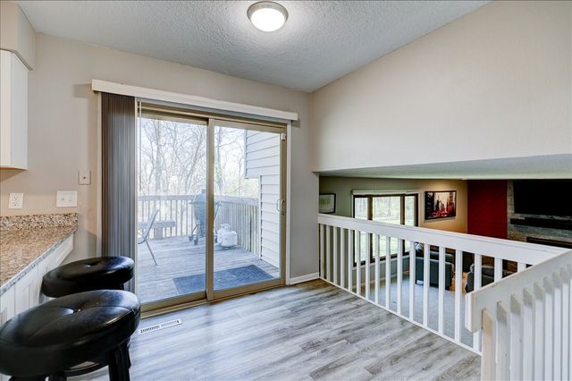 10165 Lincoln Avenue, Clive, IA 50325