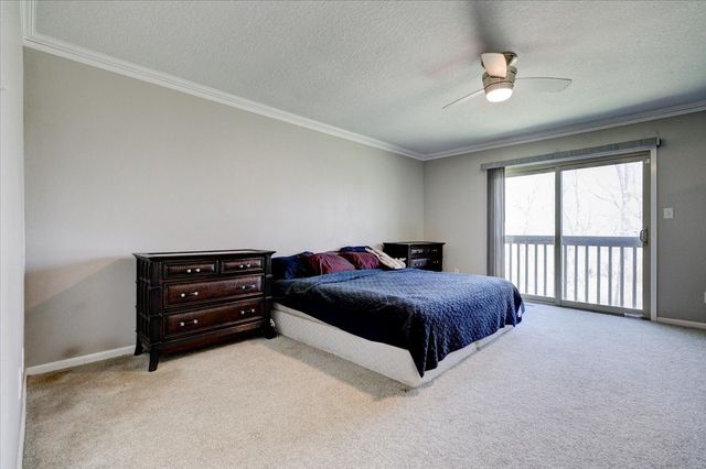 10165 Lincoln Avenue, Clive, IA 50325