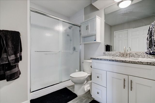 10165 Lincoln Avenue, Clive, IA 50325