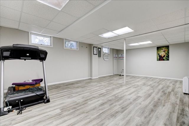 10165 Lincoln Avenue, Clive, IA 50325