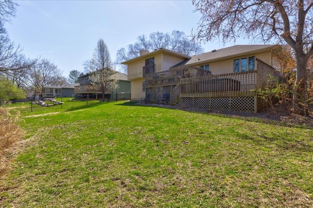 10165 Lincoln Avenue, Clive, IA 50325