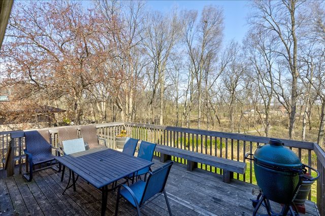 10165 Lincoln Avenue, Clive, IA 50325