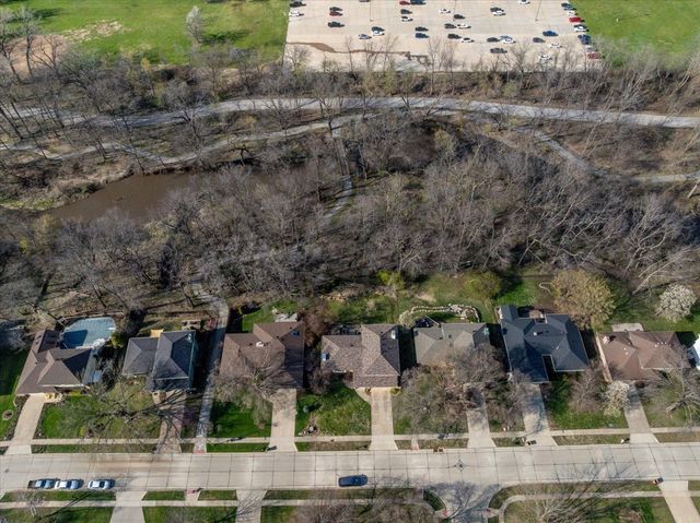 10165 Lincoln Avenue, Clive, IA 50325