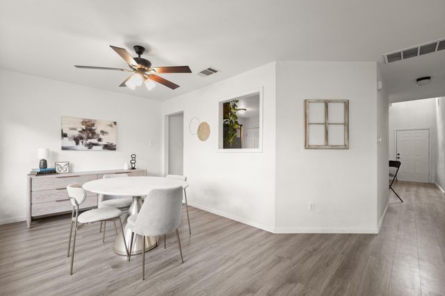 1812 Sylvia LN, Round Rock, TX 78681