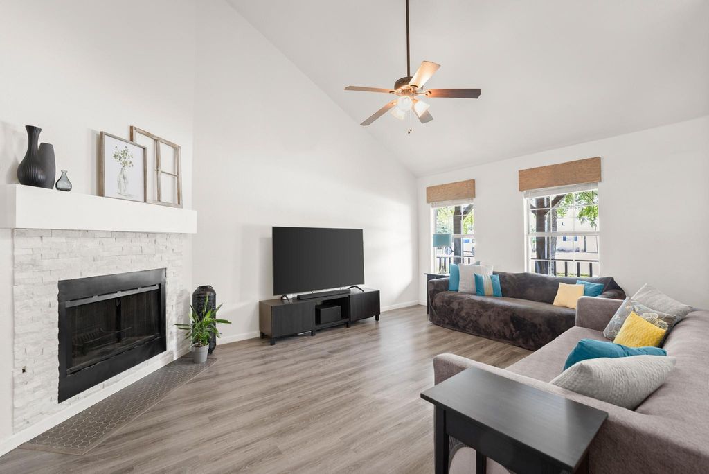 1812 Sylvia LN, Round Rock, TX 78681