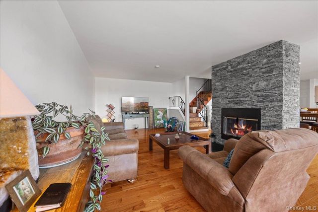 3 Magnolia Lane, Warwick, NY 10990