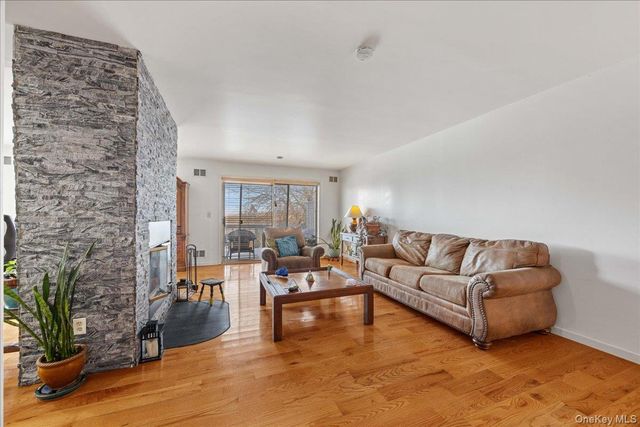 3 Magnolia Lane, Warwick, NY 10990