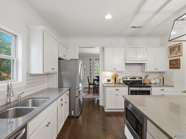 6453 Lincoln Park Place, Huntsville, AL 35806