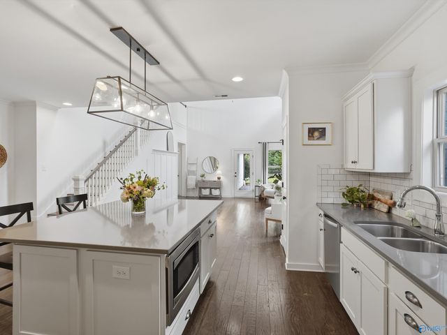 6453 Lincoln Park Place, Huntsville, AL 35806