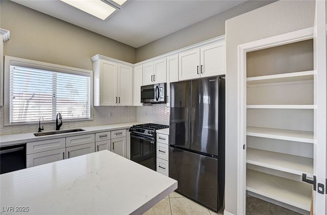 2052 Poppywood Avenue, Henderson, NV 89012