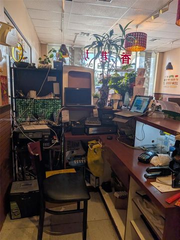 7373 NW 36th St, Miami, FL 33166