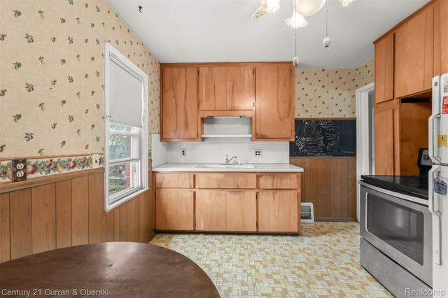 1659 18th Street, Wyandotte, MI 48192