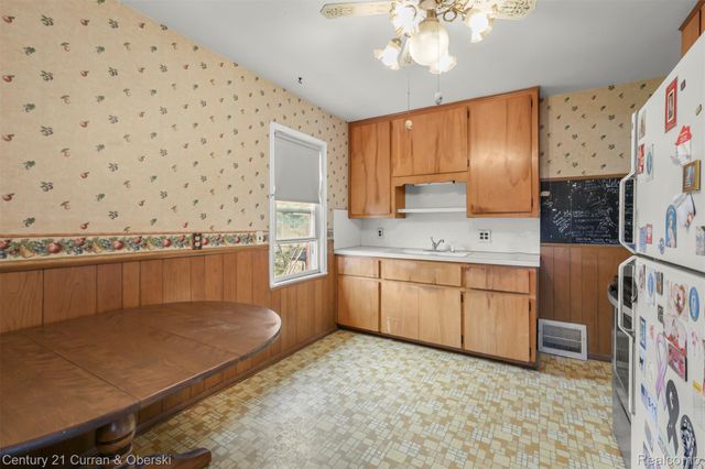 1659 18th Street, Wyandotte, MI 48192