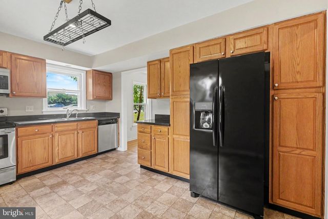 600 ALLENVIEW DR, Mechanicsburg, PA 17055