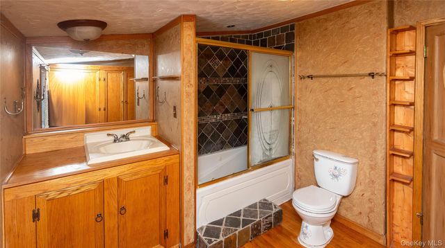 21 Harvey Street, Hyde Park, NY 12538