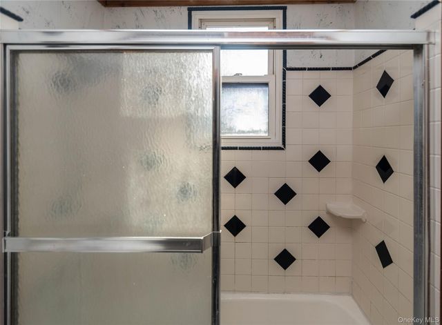 21 Harvey Street, Hyde Park, NY 12538