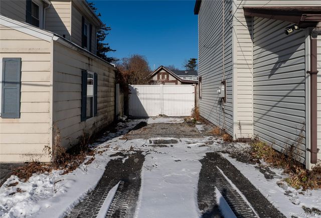 21 Harvey Street, Hyde Park, NY 12538