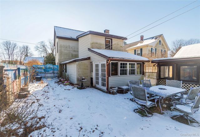 21 Harvey Street, Hyde Park, NY 12538