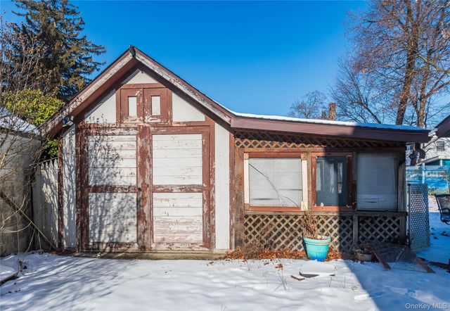 21 Harvey Street, Hyde Park, NY 12538