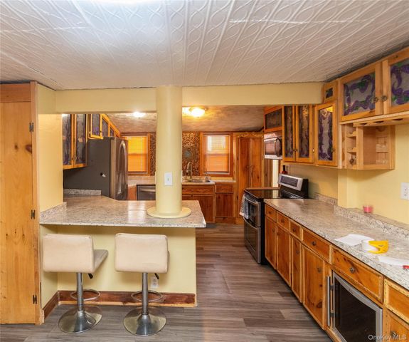 21 Harvey Street, Hyde Park, NY 12538