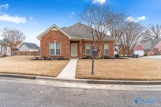 945 Tracey Lane, Decatur, AL 35601