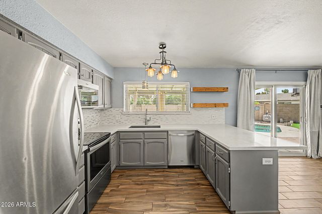 4831 S ROBERTS Road, Tempe, AZ 85282