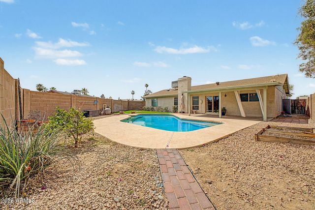 4831 S ROBERTS Road, Tempe, AZ 85282