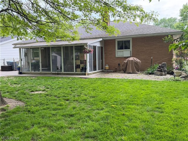 4291 Brendan Lane, North Olmsted, OH 44070