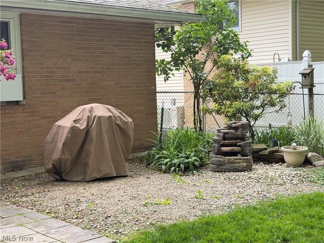 4291 Brendan Lane, North Olmsted, OH 44070