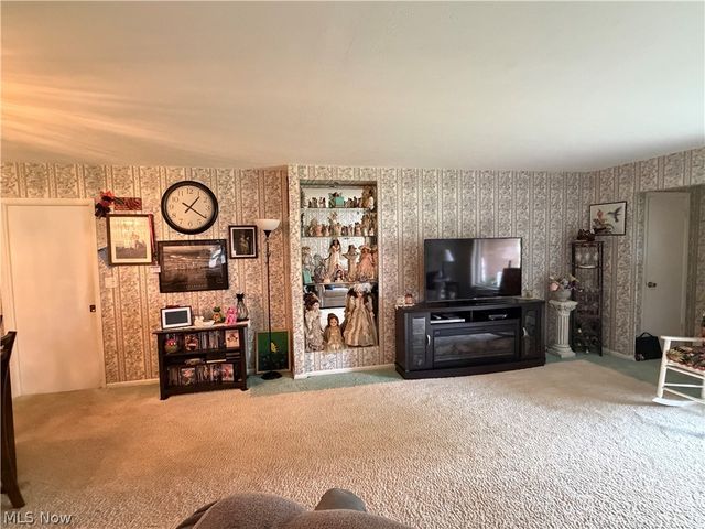 4291 Brendan Lane, North Olmsted, OH 44070