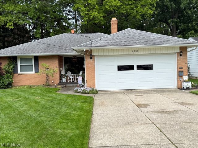 4291 Brendan Lane, North Olmsted, OH 44070