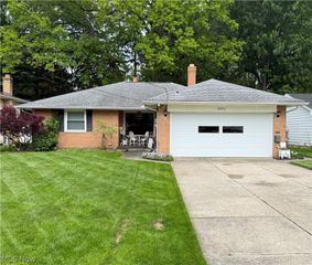4291 Brendan Lane, North Olmsted, OH 44070