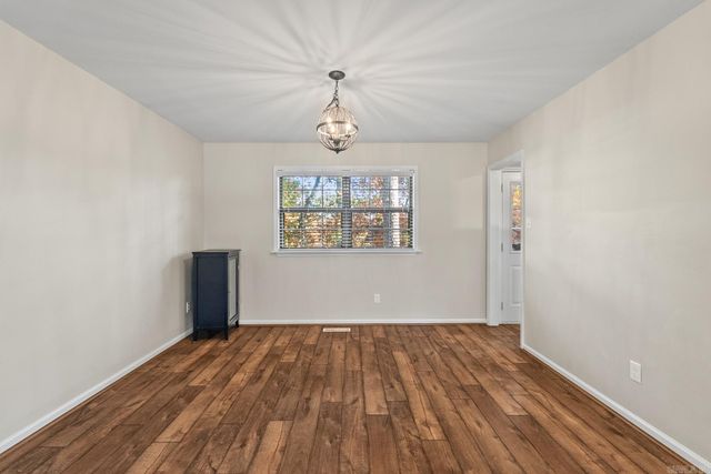 2 Forest Maple Court, Little Rock, AR 72223