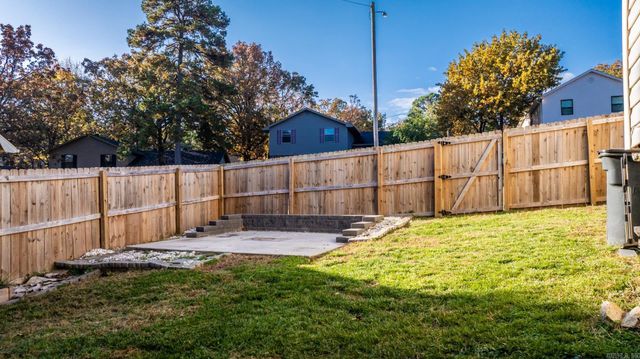 2 Forest Maple Court, Little Rock, AR 72223