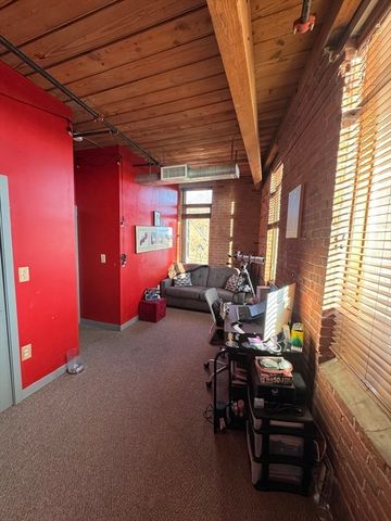 146 Court Street 408, Brockton, MA 02302