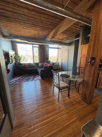 146 Court Street 408, Brockton, MA 02302